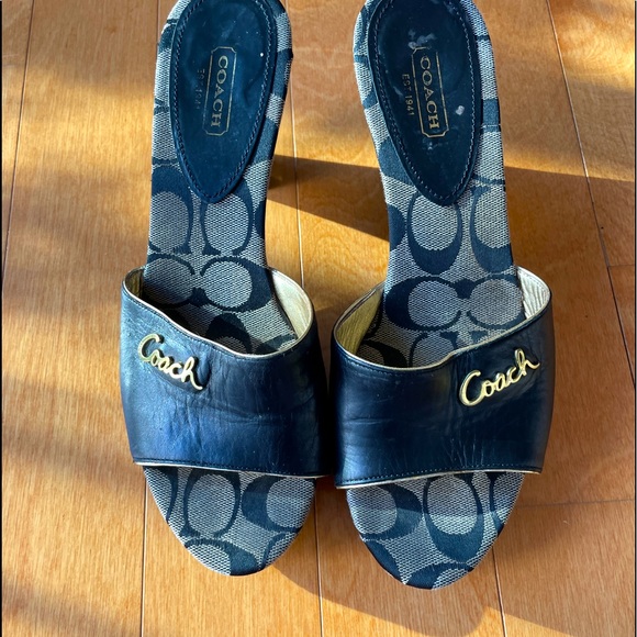 Authentic Coach Sandals - Picture 4 of 6